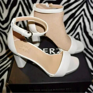BRAND NEW Naturalizer Joy Pearl White Leather Heels, Comfort+, size 7W